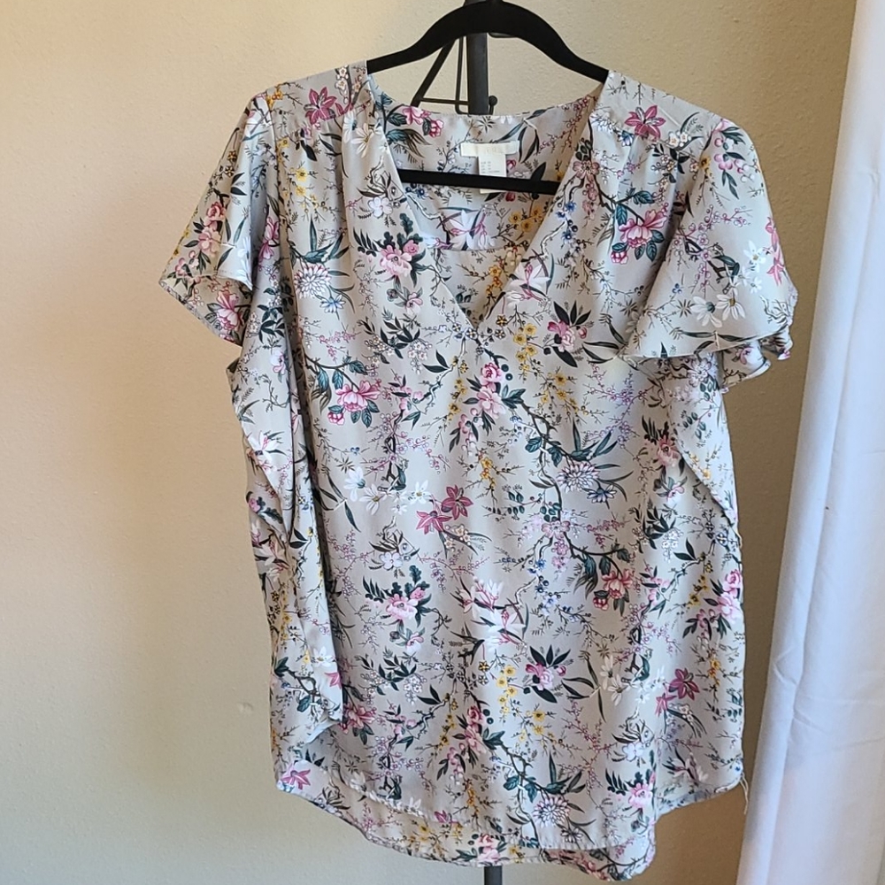 V neck flutter sleeve blouse